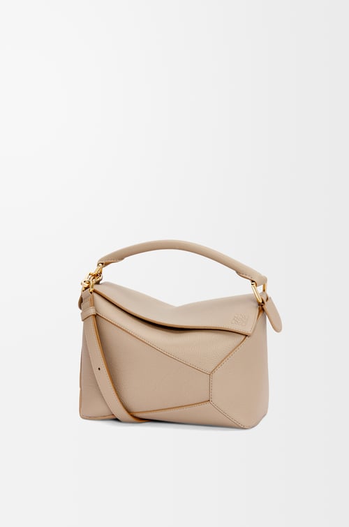 LOEWE Bolso Puzzle pequeño en piel de ternera Arena plp_rd