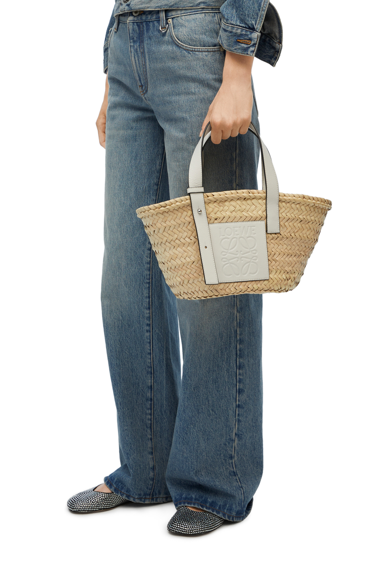LOEWE Small Basket bag in raffia and calfskin Natural/White