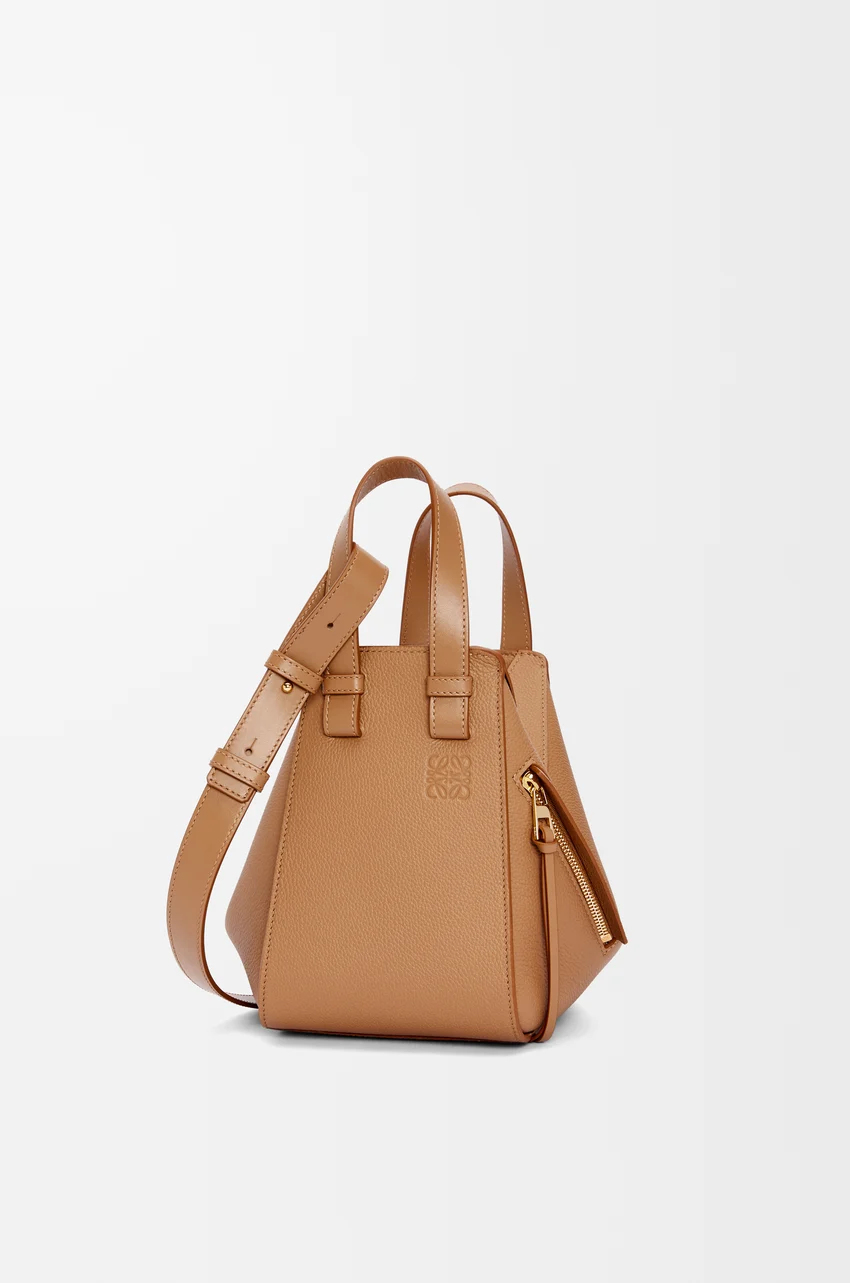 Compact Hammock bag in soft grained calfskin