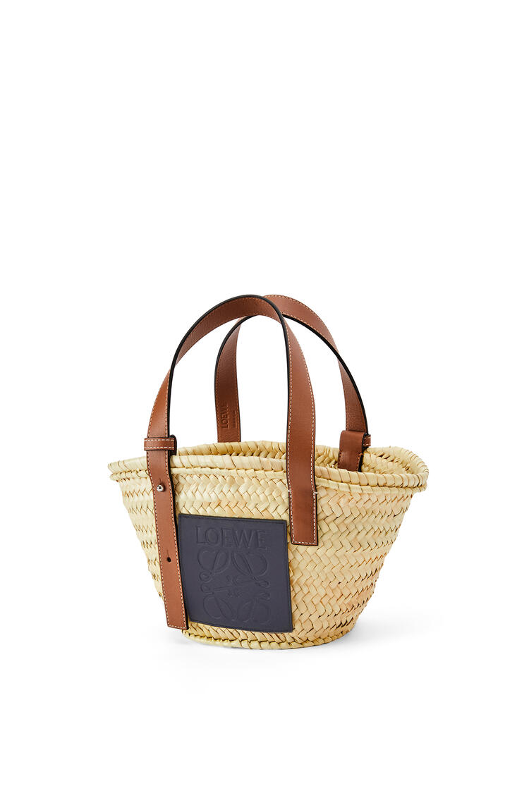 LOEWE Bolso tipo cesta pequeño en hoja de palma y piel de ternera Natural/Oceano