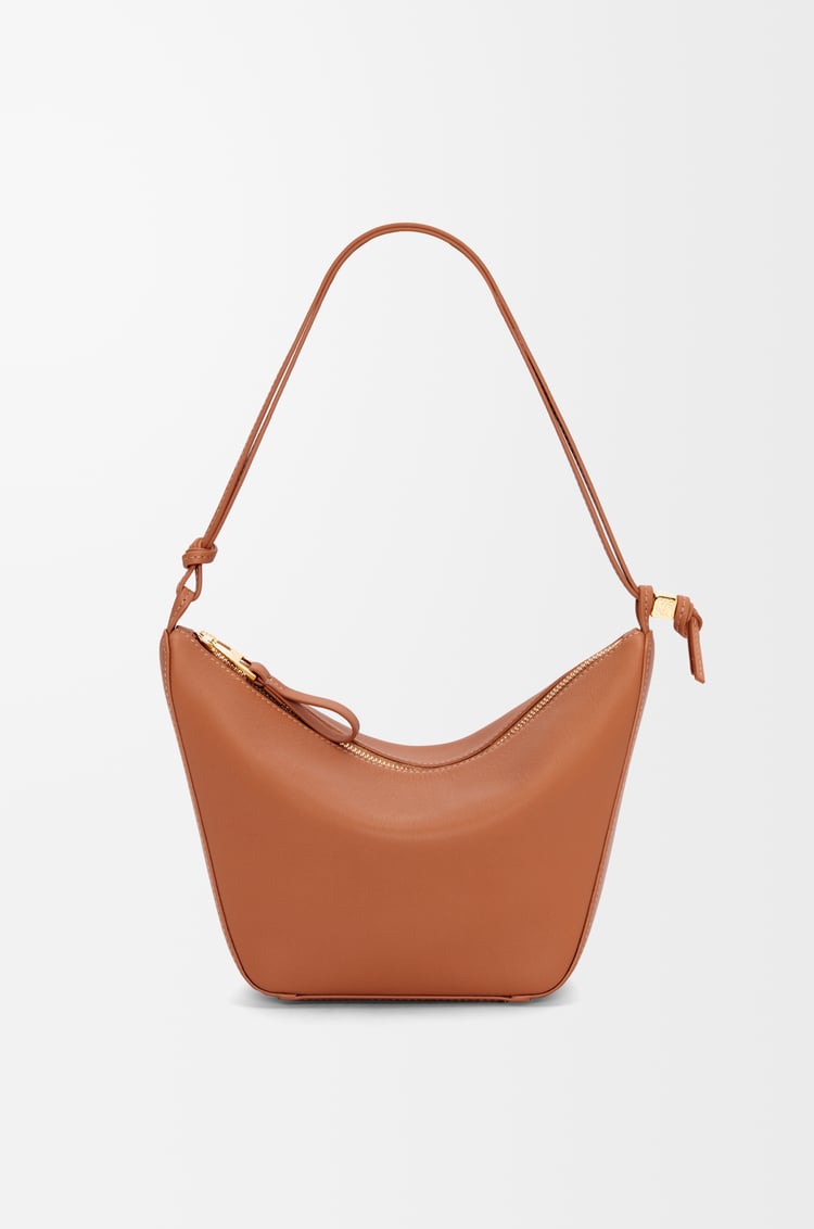 LOEWE 迷你经典牛皮革 Hammock Hobo 手袋 棕褐色