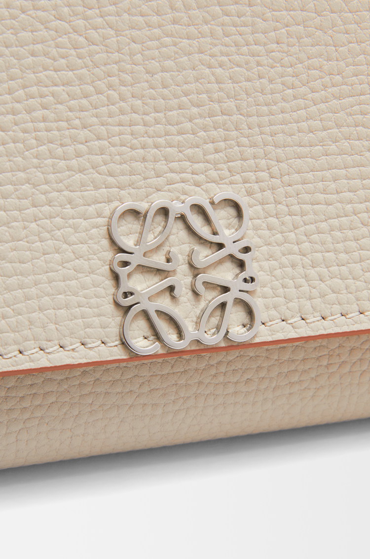 LOEWE 石紋小牛皮 Anagram 長夾 淺灰色