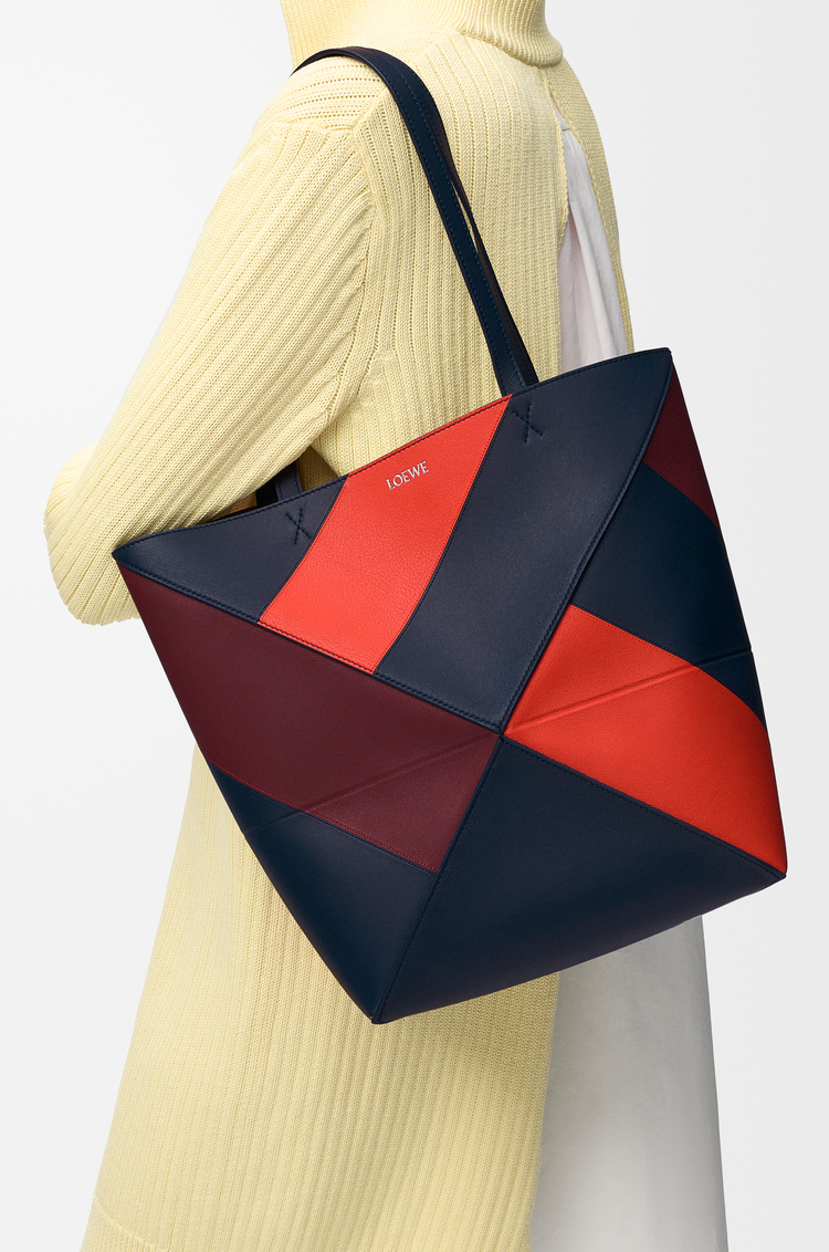 LOEWE 미디엄 퍼즐 폴드 토트 - 클래식 카프스킨 멀티컬러 딥 네이비