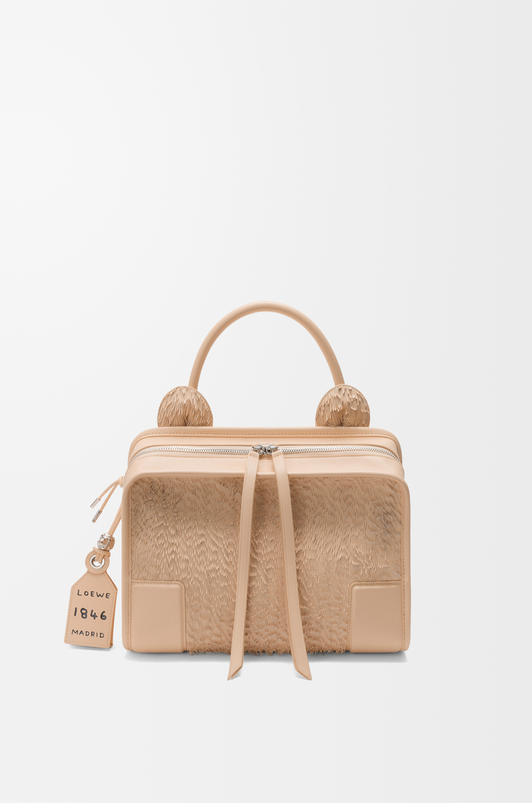 LOEWE Medium Lion Fringed Cut Amazona 180 bag in nappa lambskin ベージュ