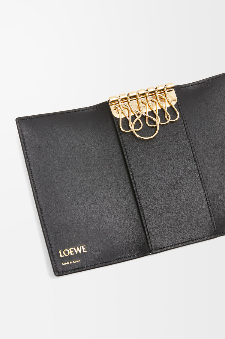 Repeat key case in embossed silk calfskin Black - LOEWE