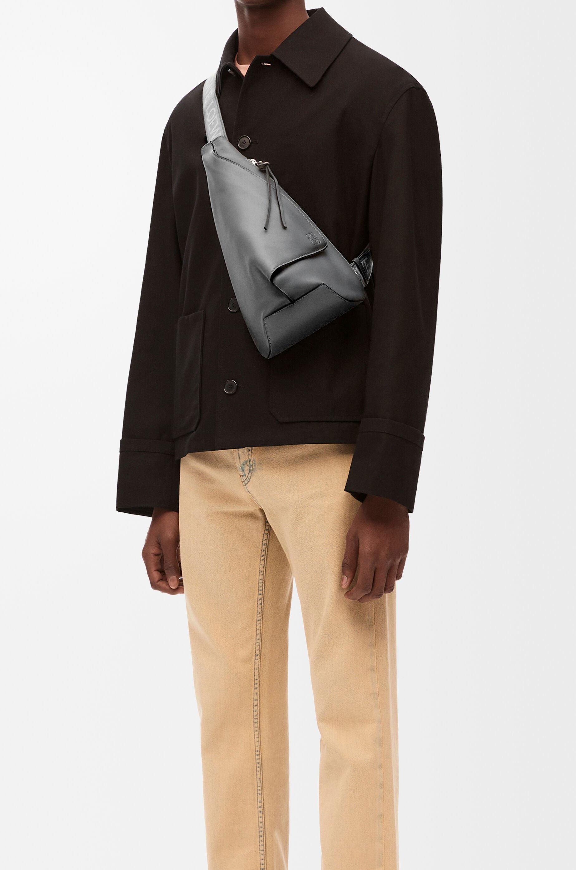 Anton sling in soft grained calfskin Anthracite LOEWE