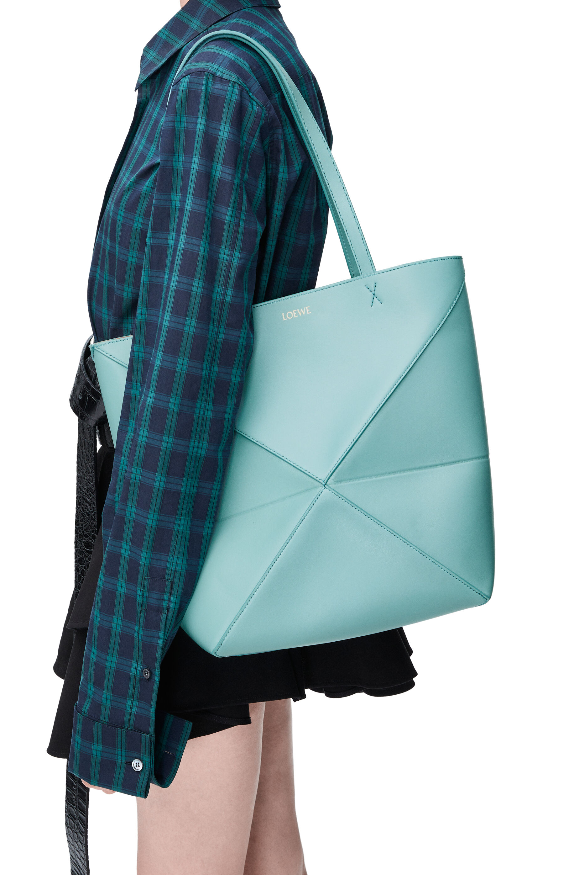 パズルフォルド トート ミディアム （シャイニーカーフ） ウォーター - LOEWE