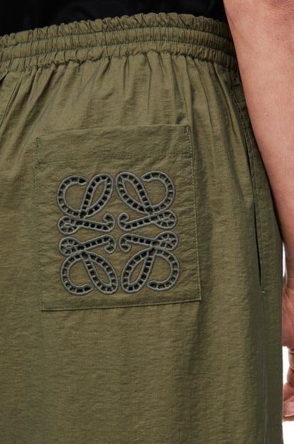 LOEWE Pantalón cropped en mezcla de algodón Verde Kaki plp_rd