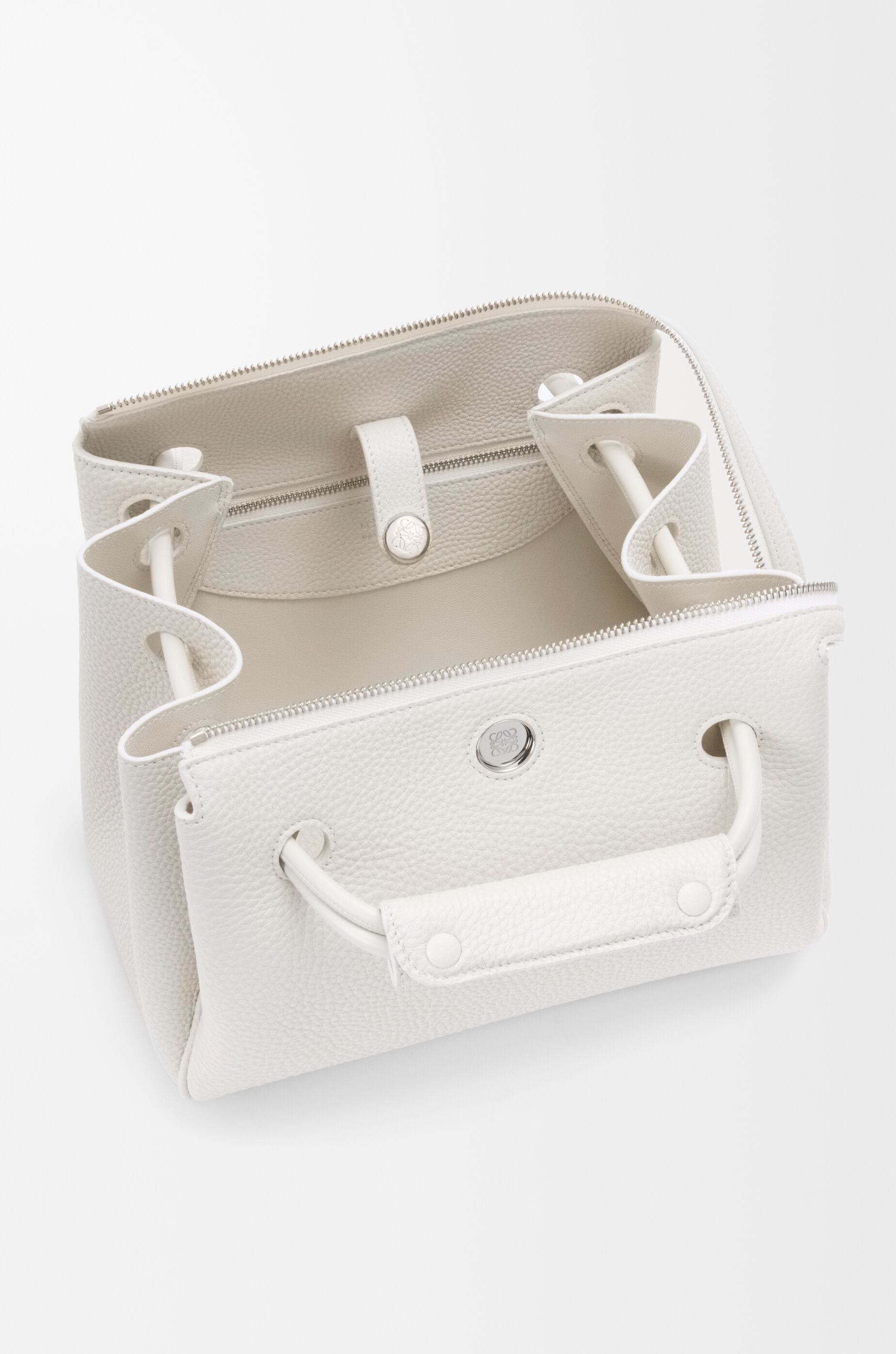 マドリードバッグ スモール（サプルグレインカーフ） ホワイト - LOEWE