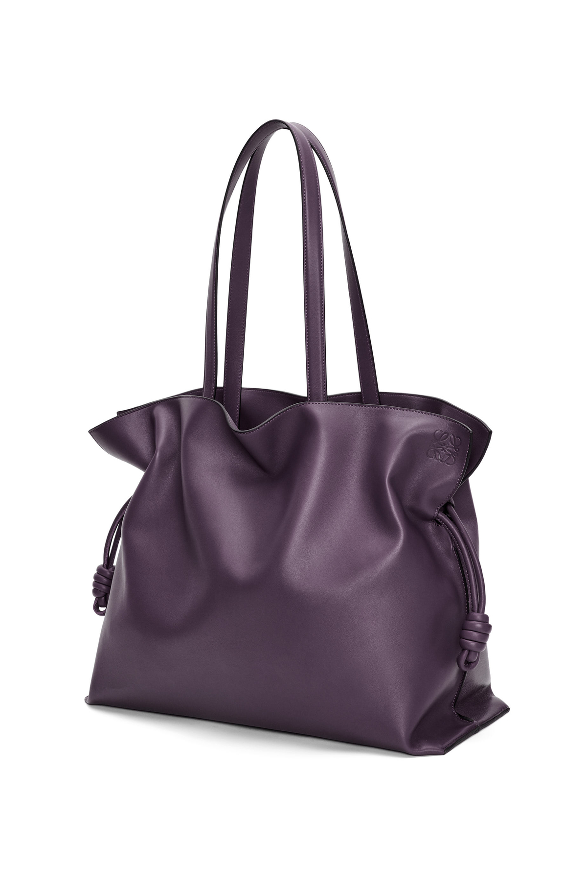 40代女性におすすめな人気の通勤バッグは、LOEWEのフラメンコクラッチ XL