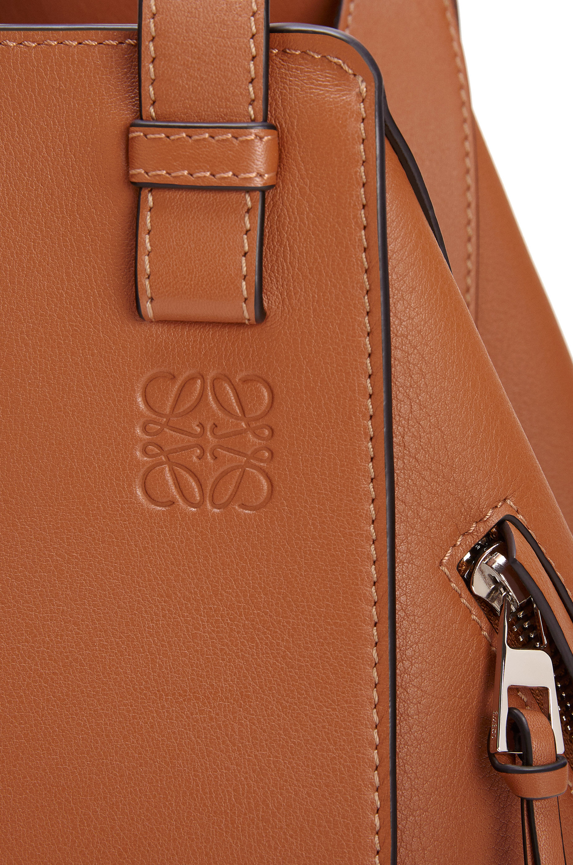 ハンモックバッグ スモール（クラシックカーフ） タン - LOEWE