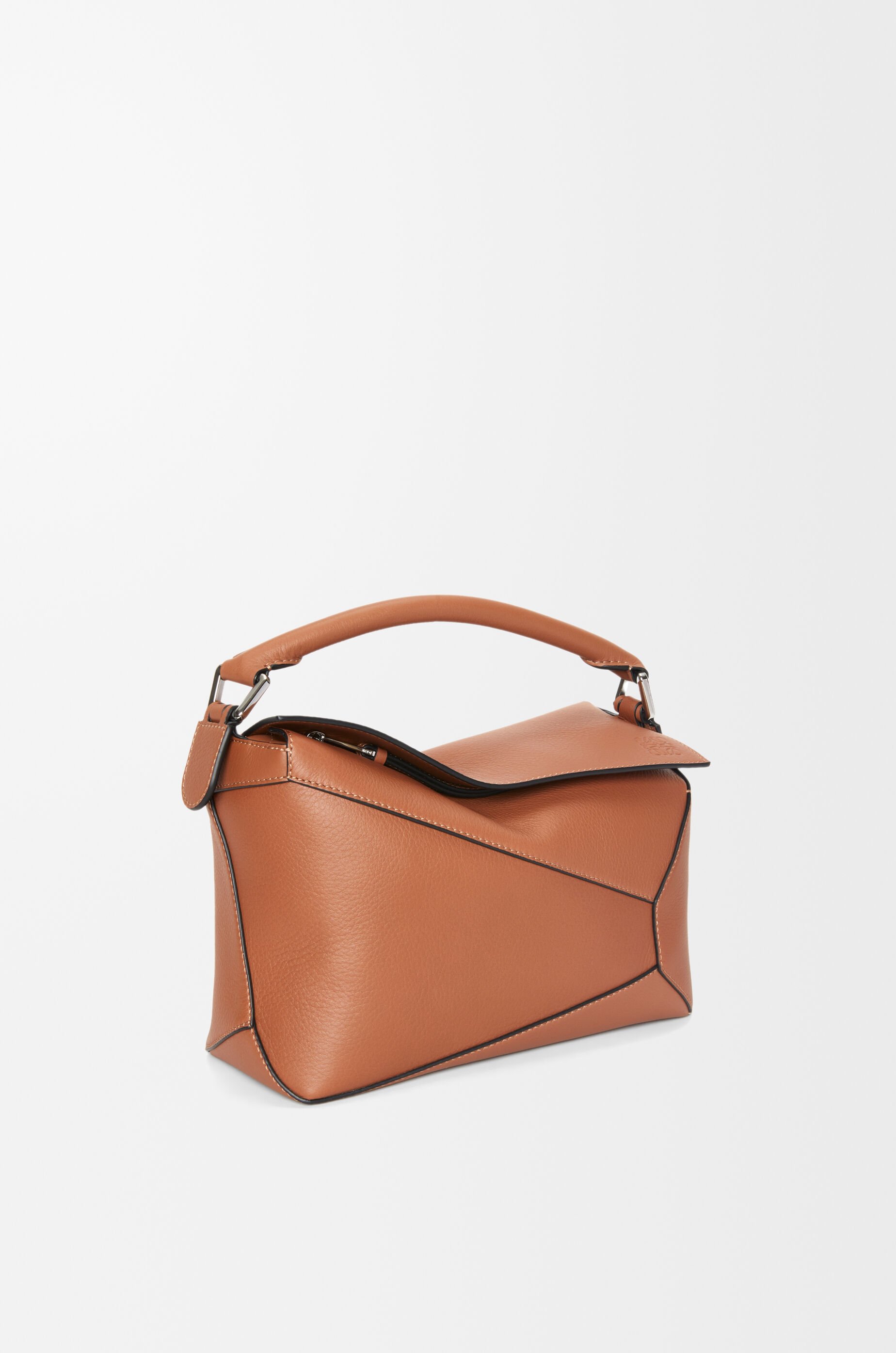 パズルバッグ スモール（スムースカーフ） ブラック - LOEWE