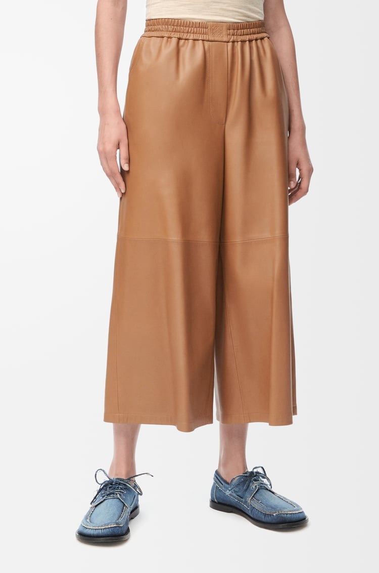 LOEWE Pantalon court en cuir d'agneau nappa Toffee