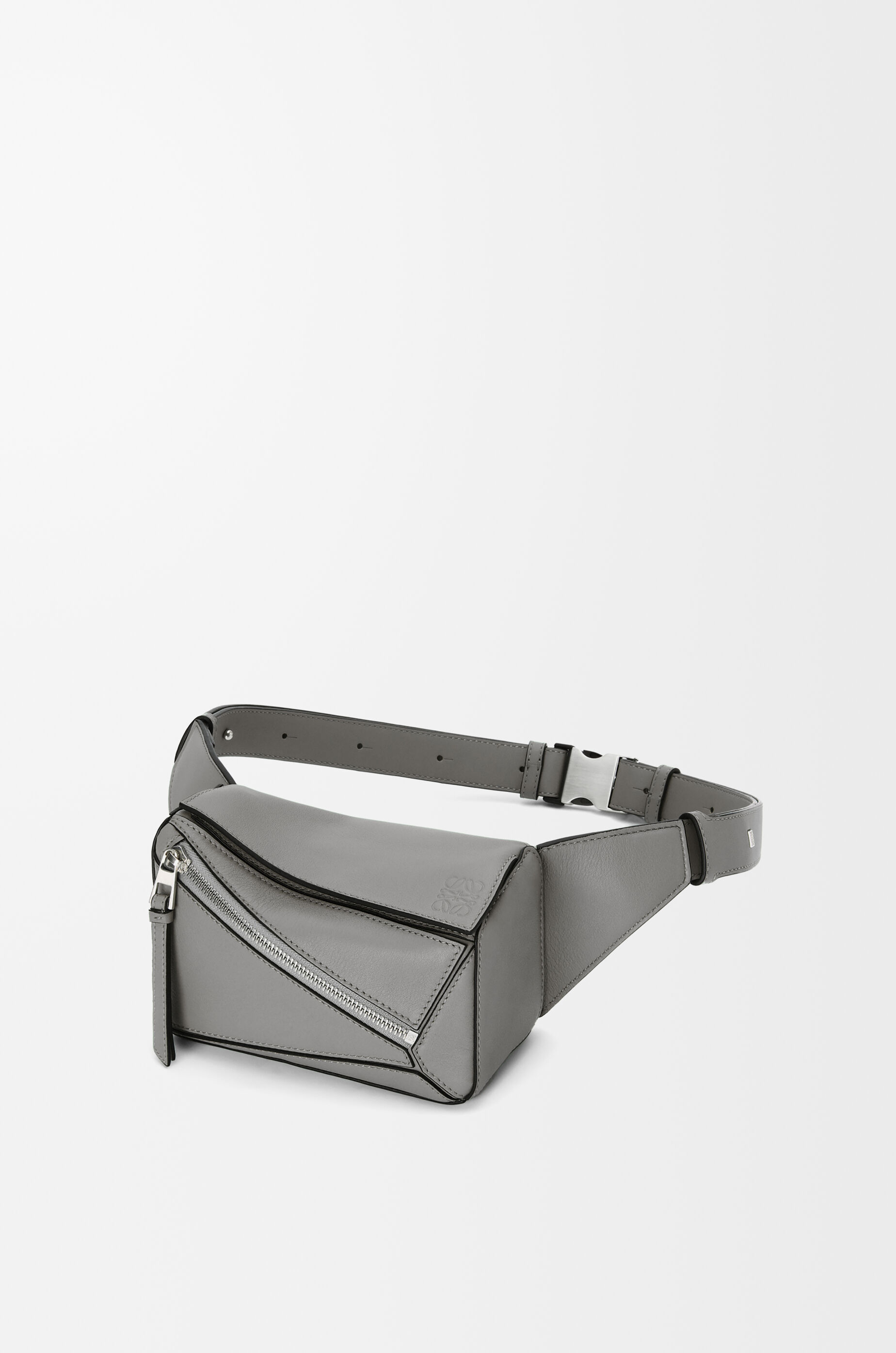☆LOEWE☆ロエベ サテン カーフスキンのスモール パズル バッグ