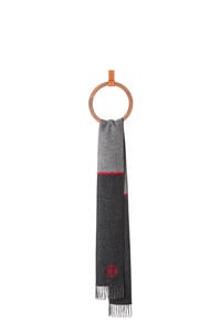 LOEWE Bufanda Window de 30 x 180 cm en lana y cashmere de cuadros Gris/Negro