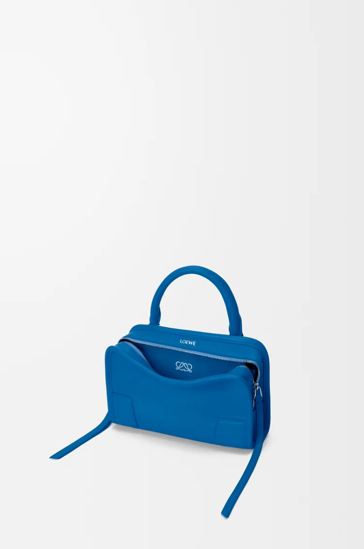 LOEWE Bolso Amazona 180 mini en piel de ternera suave Azur Real