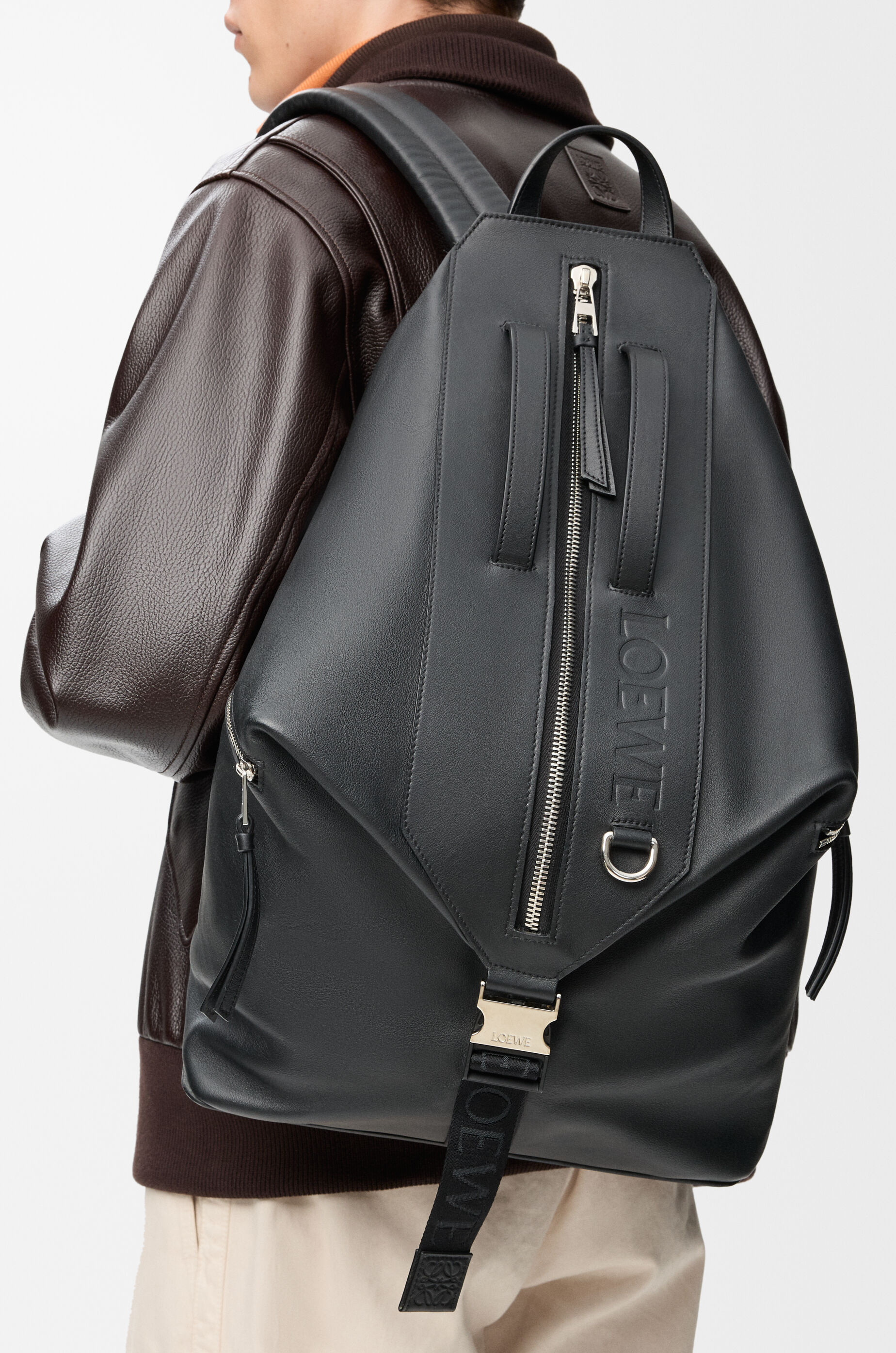 コンバーチブル バックパック（クラシックカーフ） ブラック - LOEWE