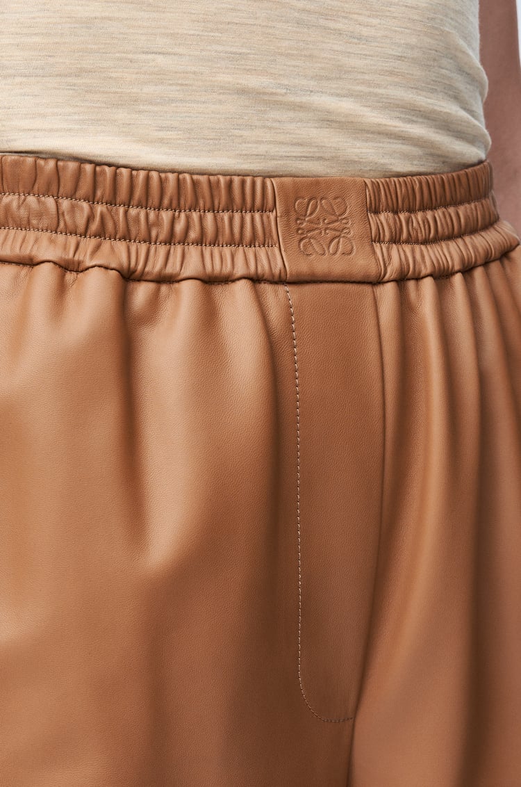LOEWE Pantalon court en cuir d'agneau nappa Toffee