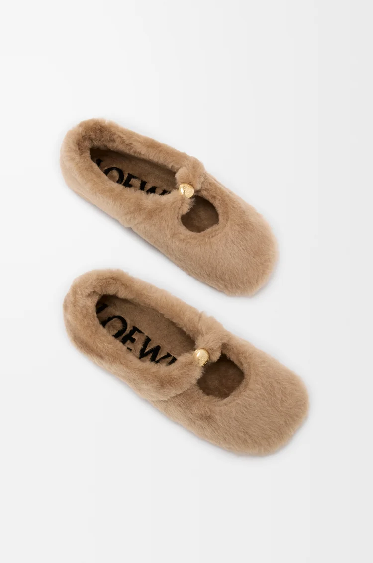 LOEWE Ballerine Pebble in shearling Quercia