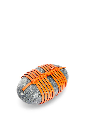 LOEWE Piedra con nudo Kagero en piel de ternera Naranja plp_rd