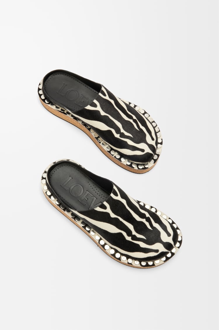 LOEWE Rivet mule in hairy calfskin Black/White