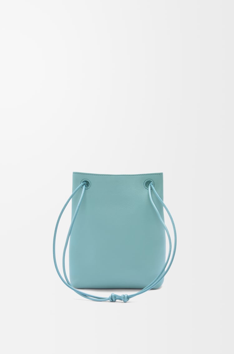 LOEWE 光滑小牛皮 Pebble 手拿包 水色
