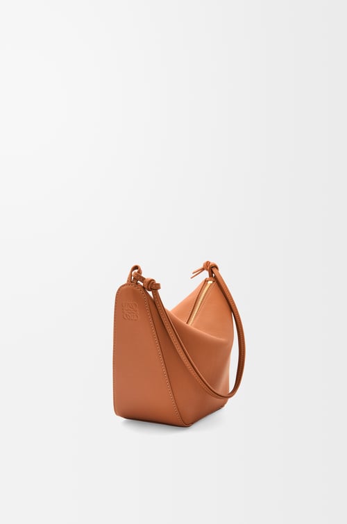 LOEWE Mini Hammock hobo in classic calfskin Tan