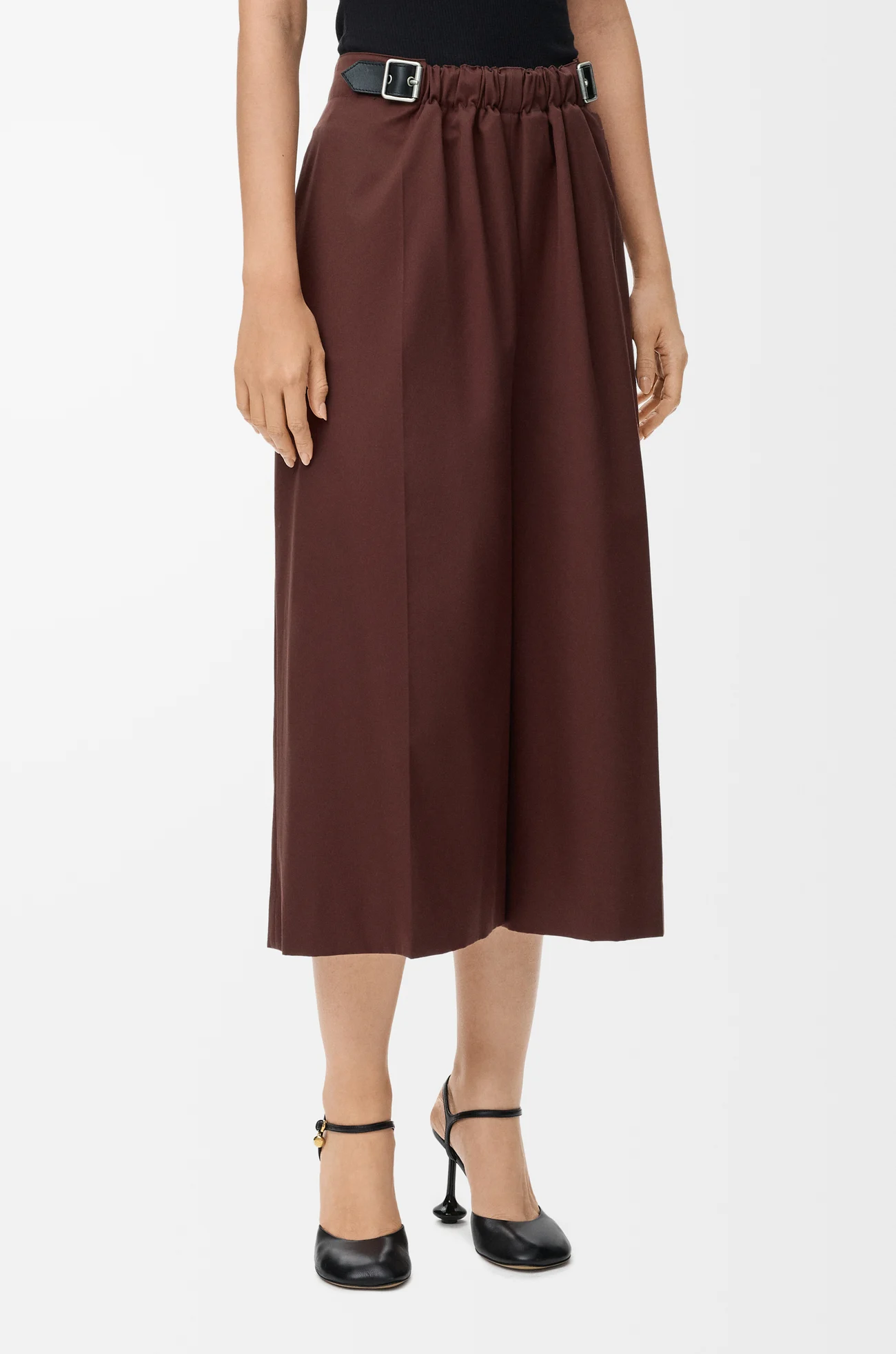 LOEWE Verkürzte Hose mit Gürtel aus Baumwolle und Seide Kaffeebraun