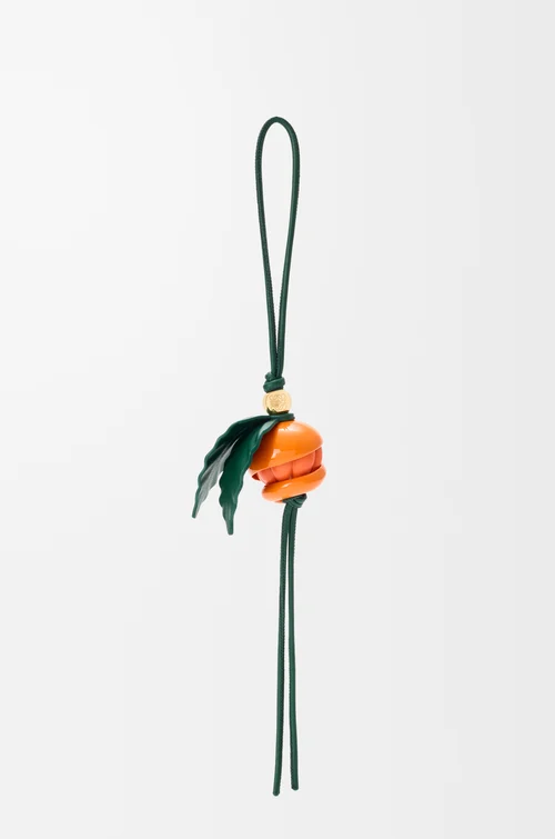 LOEWE Bijou de sac orange pelée en laiton et cuir de veau Orange