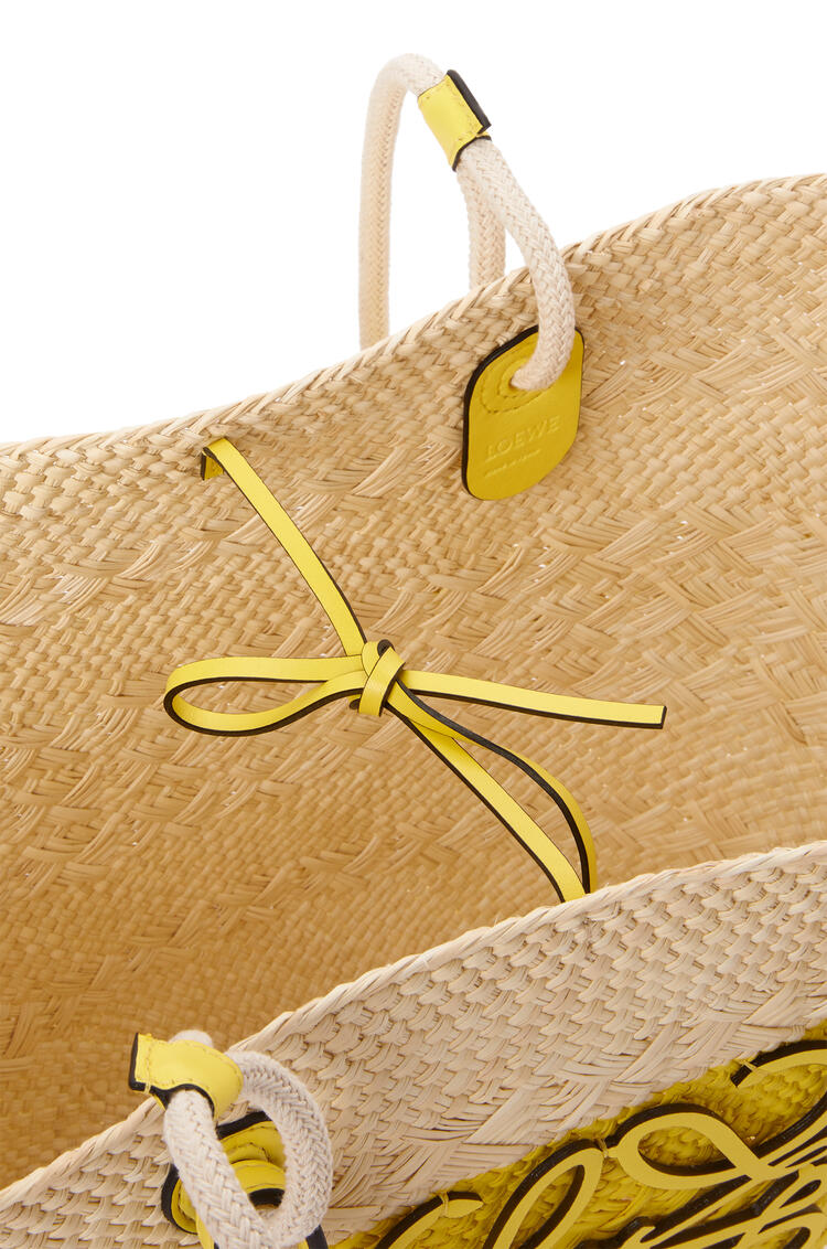 LOEWE Anagram Basket bag in iraca palm and calfskin Natural/Lemon pdp_rd