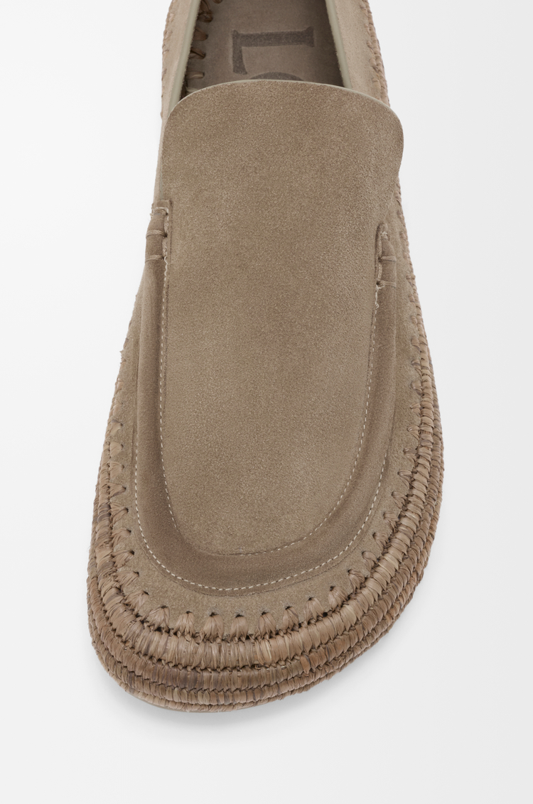 LOEWE Mocasín Rio en ante y rafia Gris Piedra