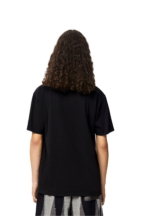 LOEWE Camiseta en algodón con estampado de retrato Negro Lavado plp_rd