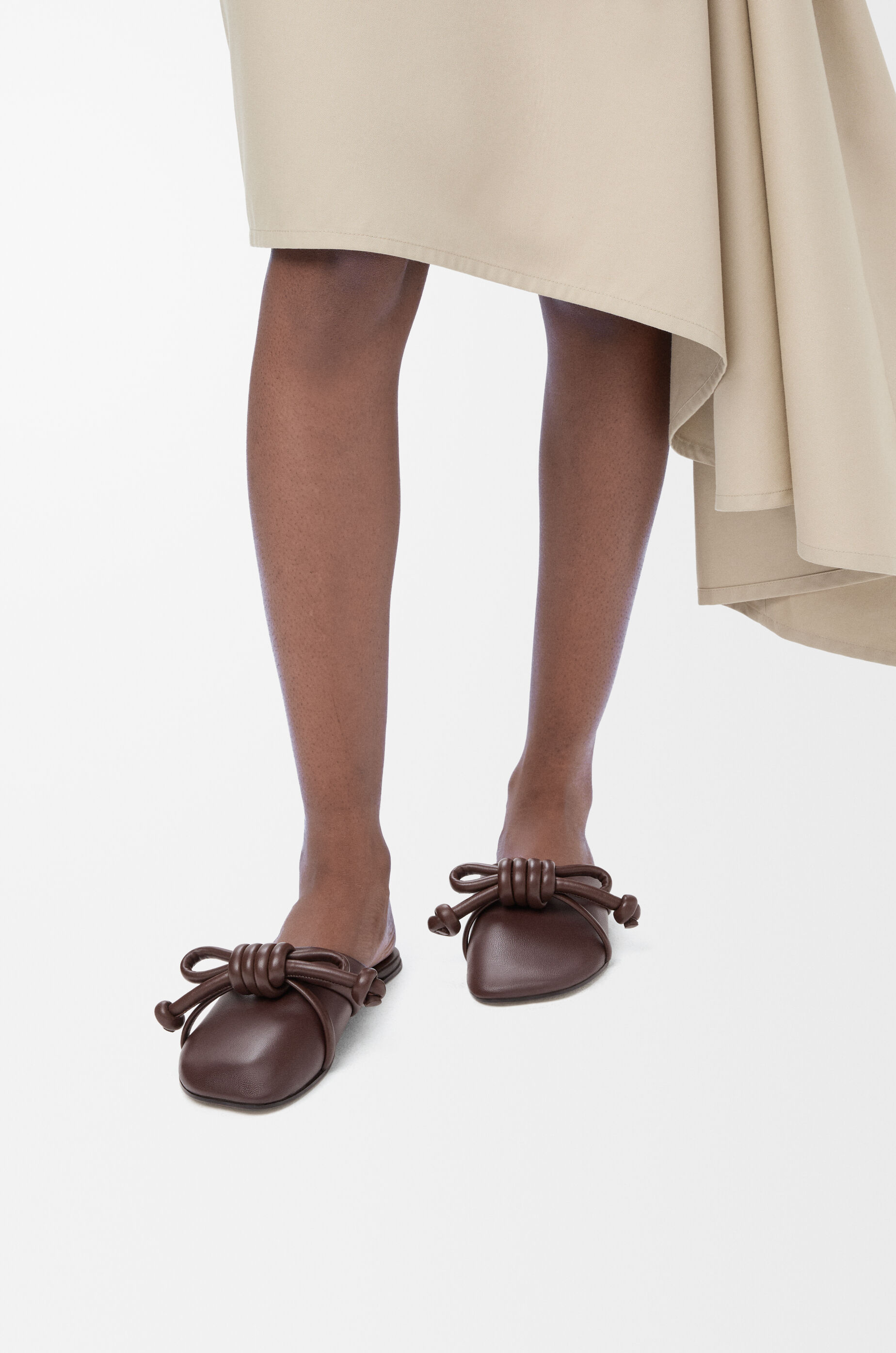 Flamenco Knot mule in lambskin Brown - LOEWE USA Official Website