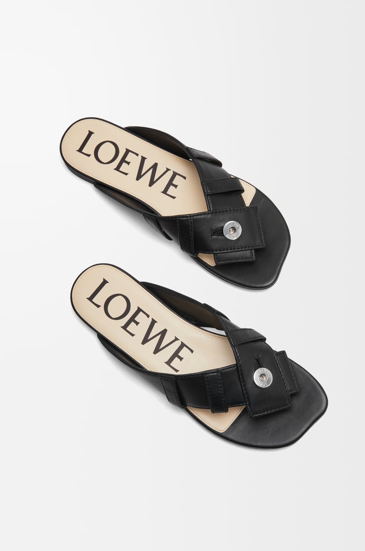 LOEWE トイ パンタ トゥ ポスト サンダル（ラム） ブラック