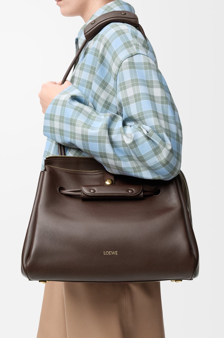 LOEWE Borsa Madrid piccola in morbida pelle di vitello Brownie Scuro