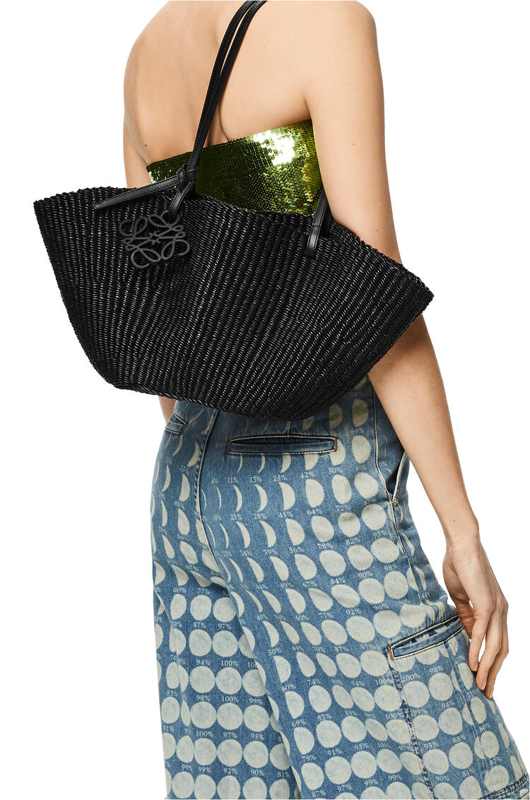 LOEWE Small Shell Basket bag in elephant grass and calfskin Black/Black