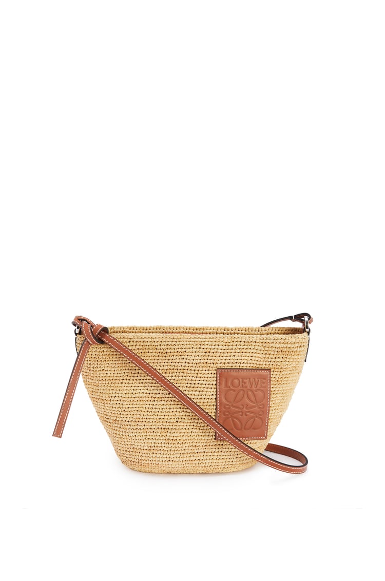 LOEWE Slit Pochette bag in raffia Natural/Tan