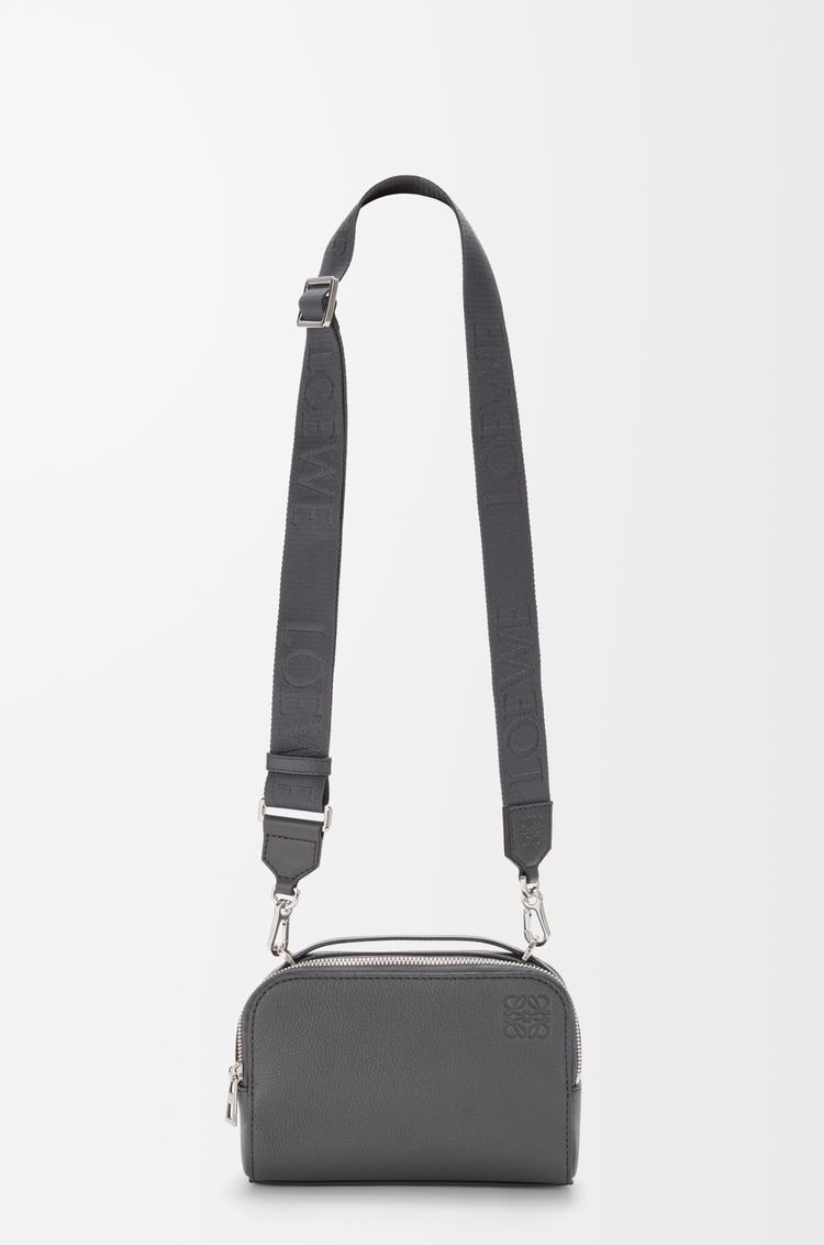 LOEWE クロスボディ カメラバッグ ミニ（ソフトグレインカーフ） アンスラサイト