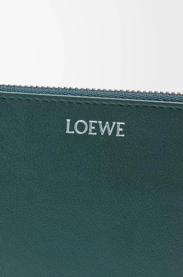 LOEWE Tarjetero-monedero Pebble en piel napa de ternera Bosque Profundo