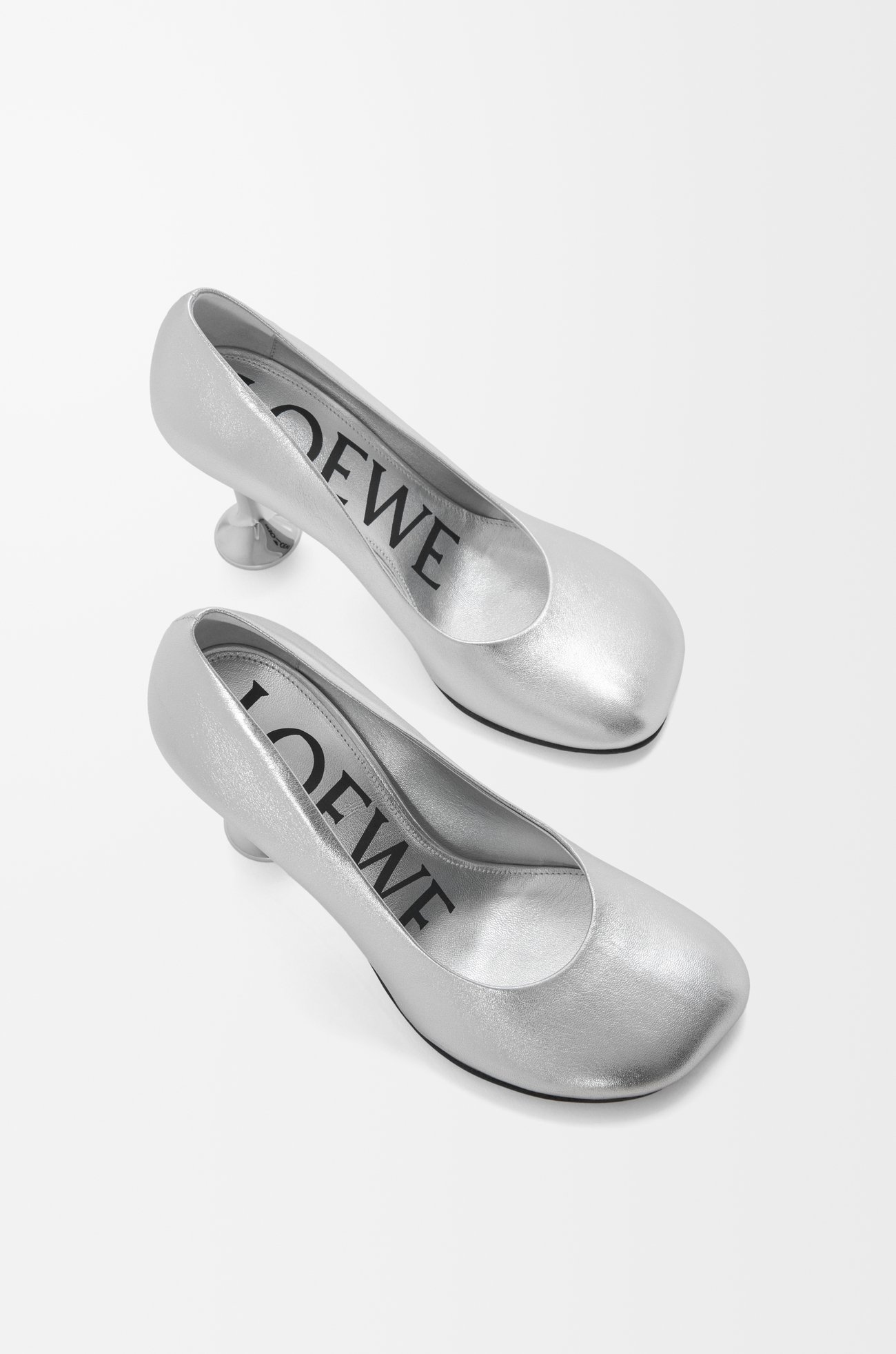 LOEWE Toy pump in laminated lambskin Silver plp_rd