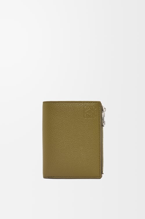 LOEWE Cartera compacta fina en piel de ternera Oliva plp_rd
