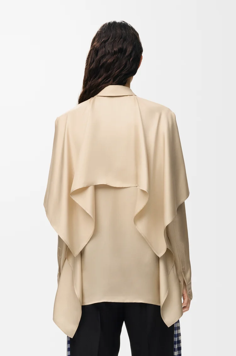 LOEWE Camisa tipo capa en seda Crudo