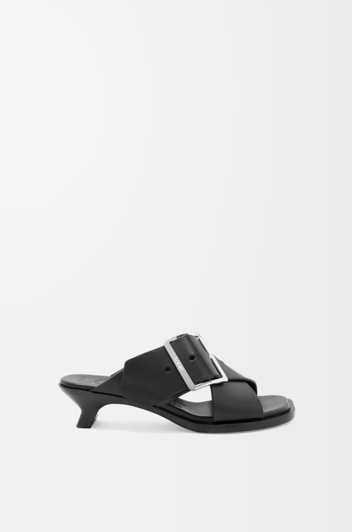LOEWE Petal Belt sandal in vegetable-tanned calfskin Black plp_rd