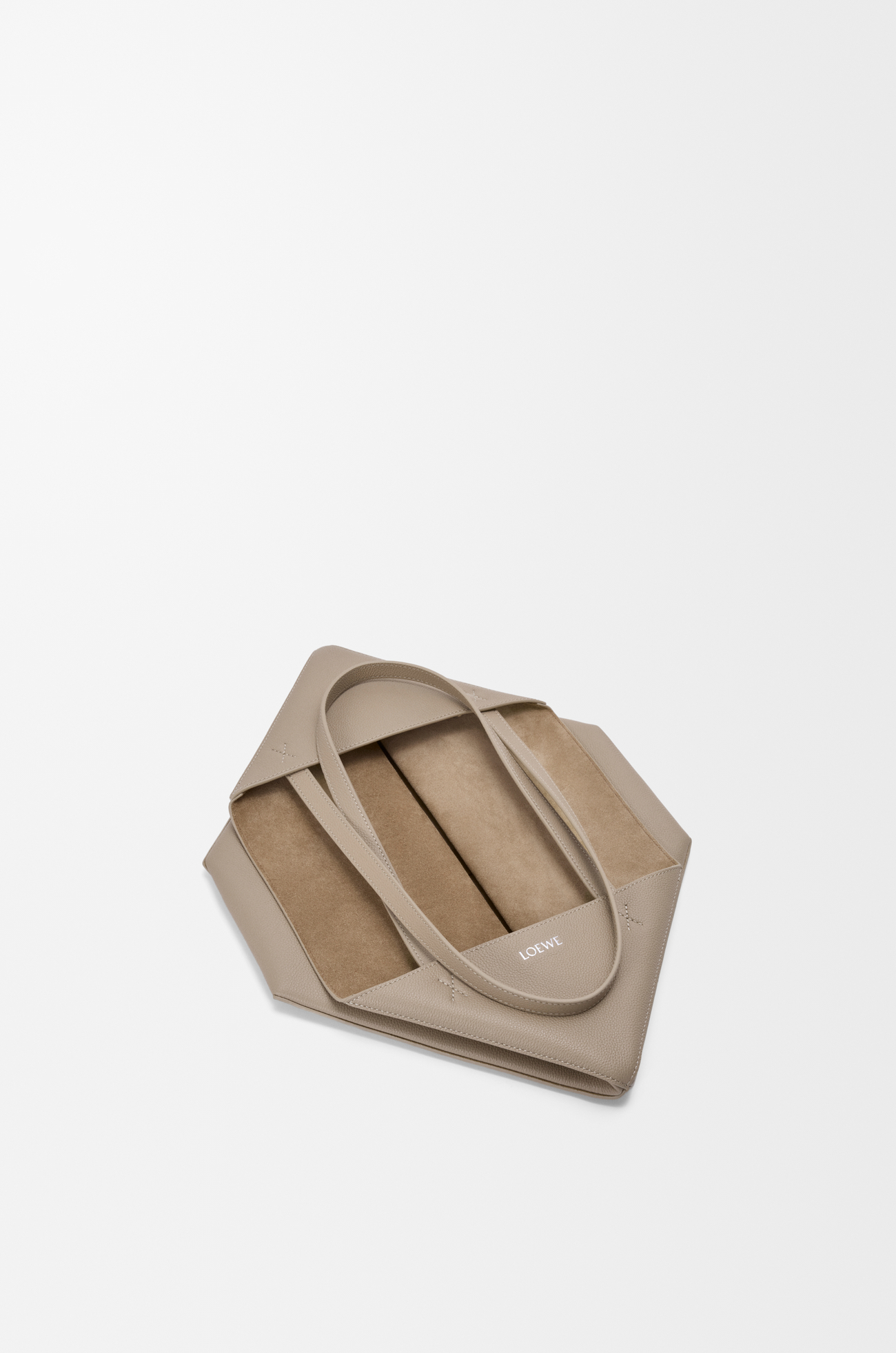 LOEWE Bolso Puzzle Fold Tote Horizontal mediano en piel de ternera graneada Arcilla