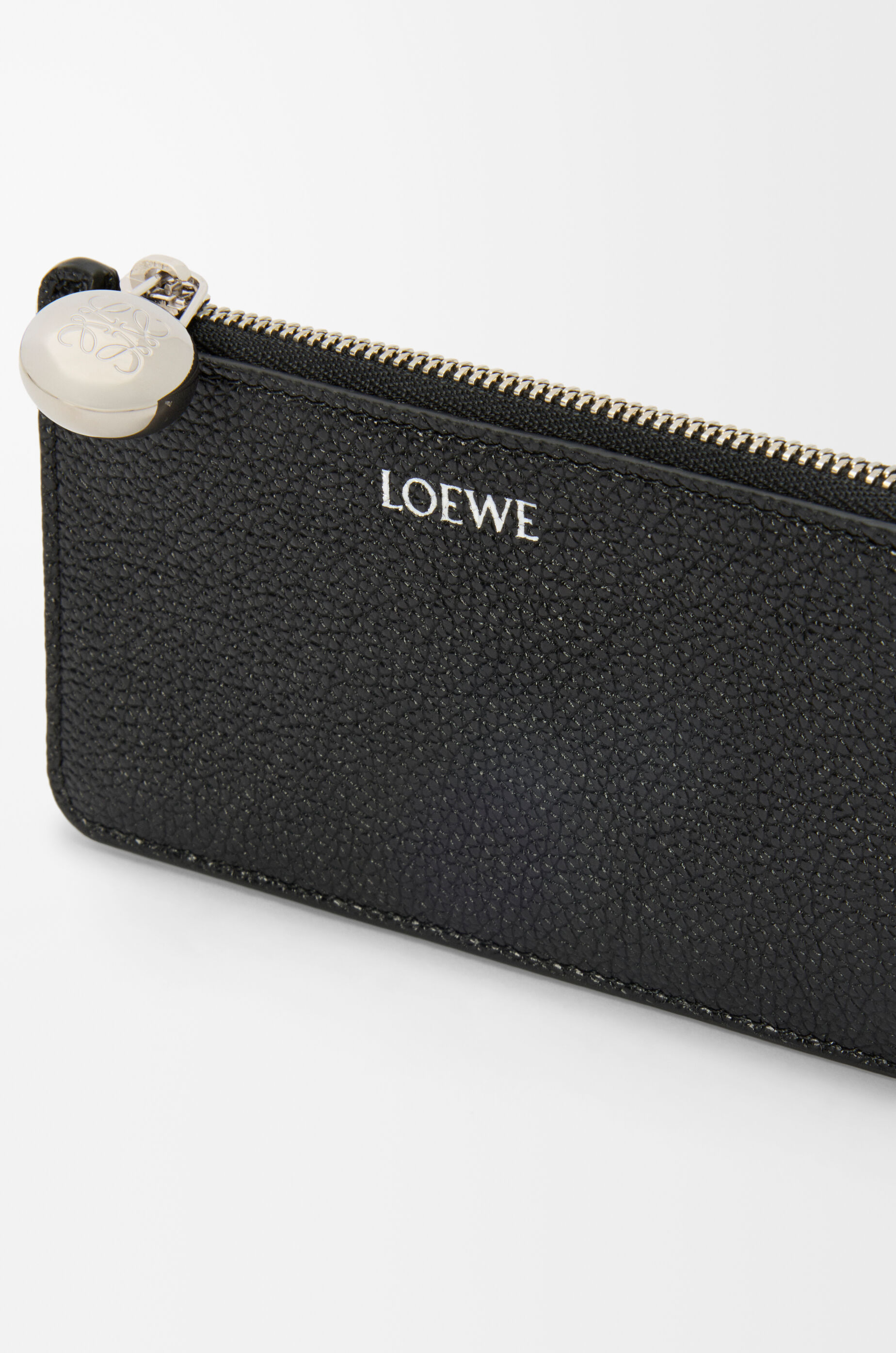 LOEWE グレインカーフスキンのペブルカード＆コインホルダー ペブル コインカードホルダー（ペブルグレインカーフ） ブラック