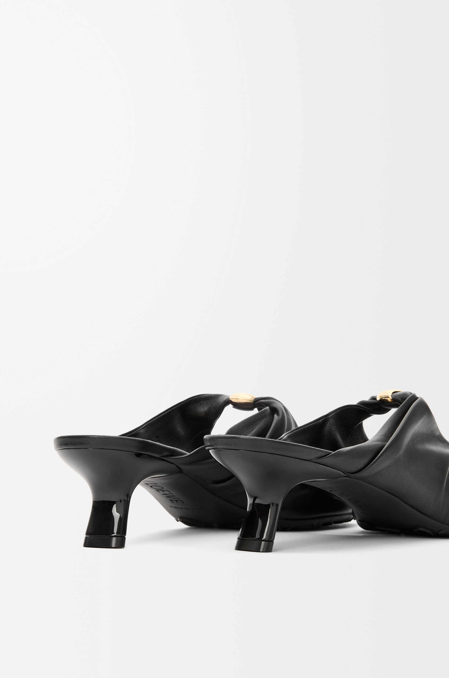 サンダル・ミュール Loewe Black Nappa Leather Pebble Mules Pebble Soft mule in nappa lambskin Black - LOEWE