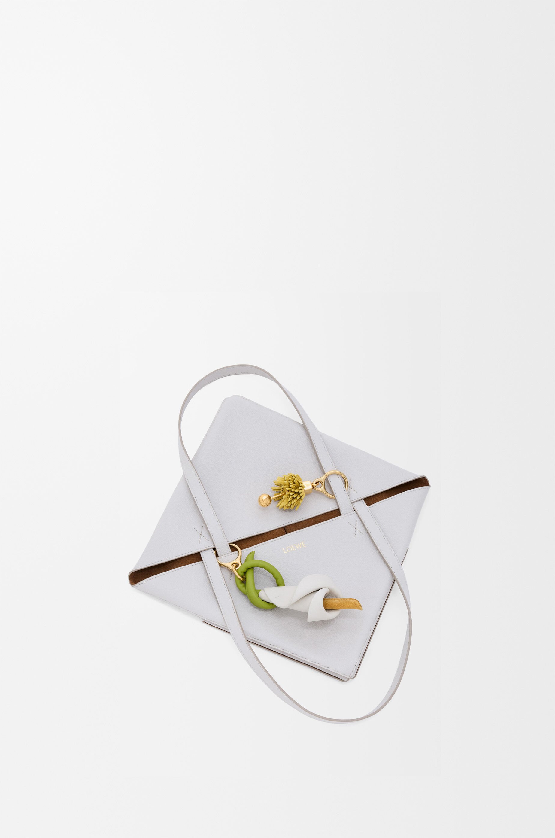 【フレッシュな存在感】LOEWE カラーチャーム カラー チャーム（カーフ） グリーン - LOEWE