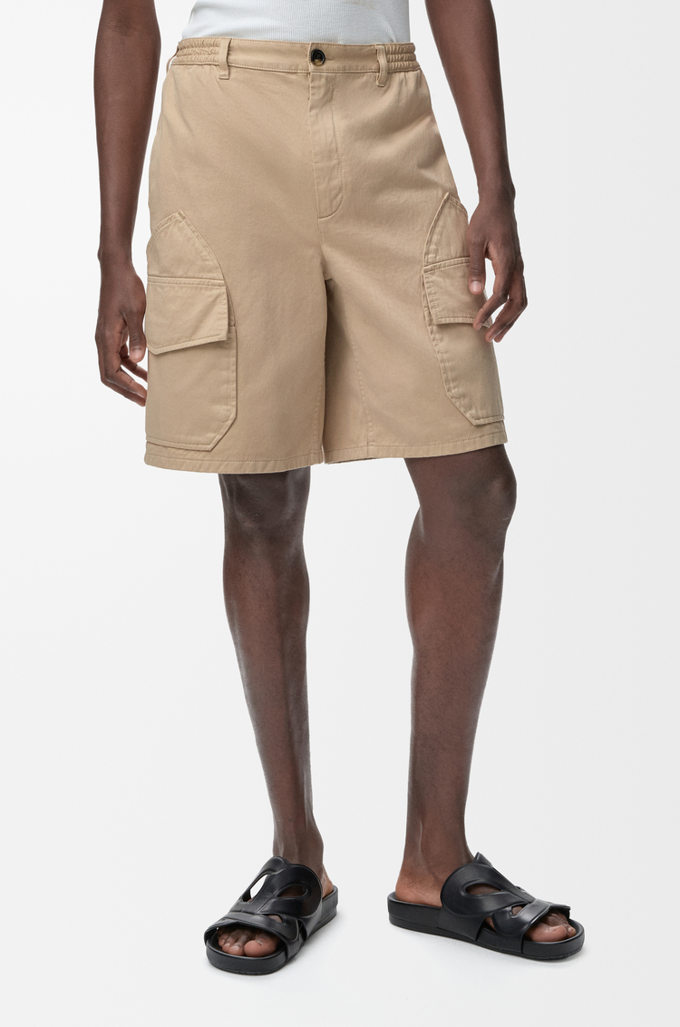 LOEWE Pantalón corto cargo en algodón Arena