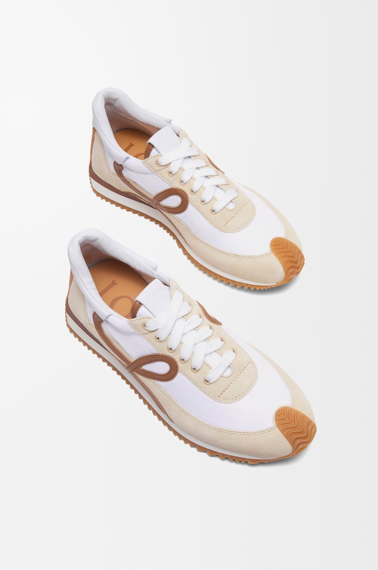 LOEWE Zapatilla Flow Runner en nailon y ante Chocolate/Casi Óptico