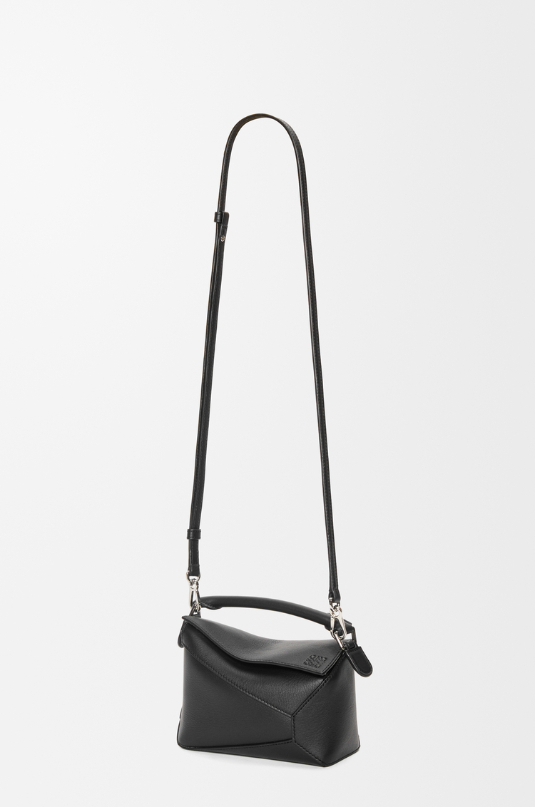 LOEWE Mini Puzzle Edge Tasche aus klassischem Kalbsleder Schwarz